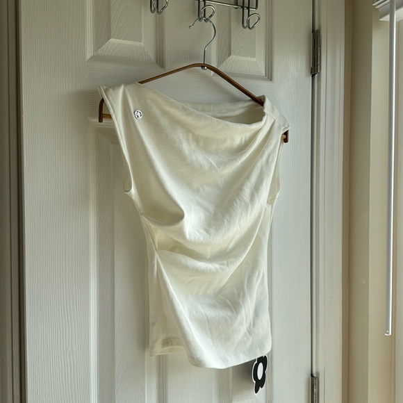 Rose Frantz One Shoulder Top - Picture 2 of 4